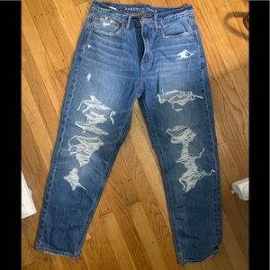 American Eagle Size 4 Ripped Boyfriend Jeans